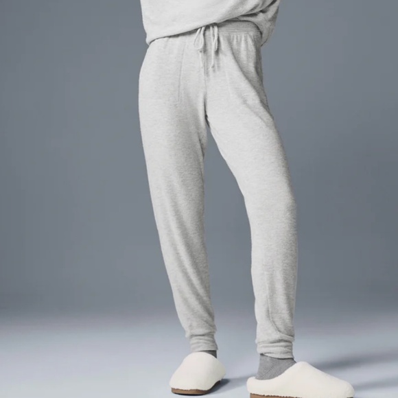 Alo Yoga Soho Sweatpant, Size XS Athletic Heather Grey - Picture 1 of 8